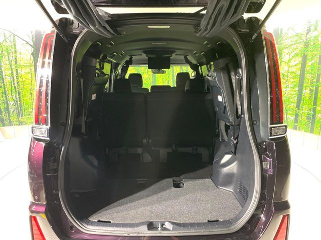 TOYOTA NOAH 2019