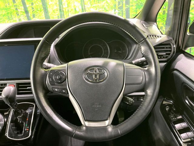 TOYOTA NOAH 2019