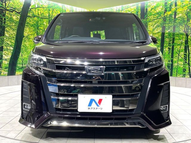 TOYOTA NOAH 2019