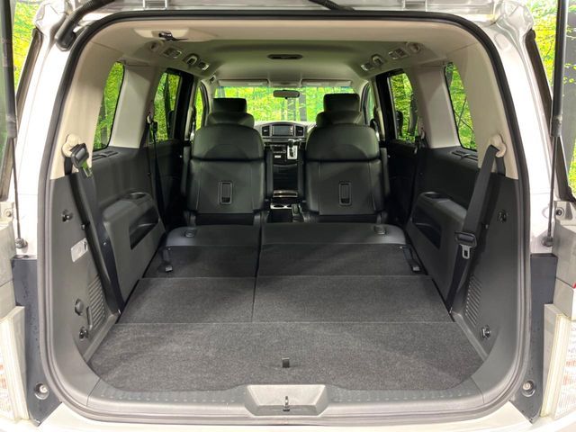 NISSAN ELGRAND  4WD 2012