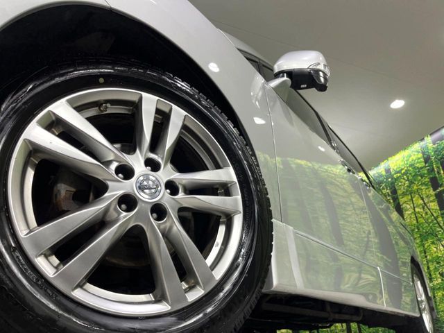 NISSAN ELGRAND  4WD 2012