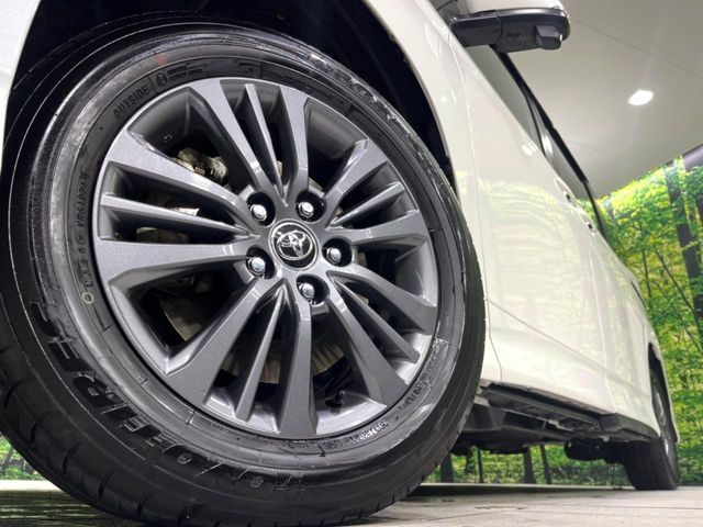 TOYOTA VOXY 4WD 2024