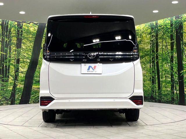 TOYOTA VOXY 4WD 2024