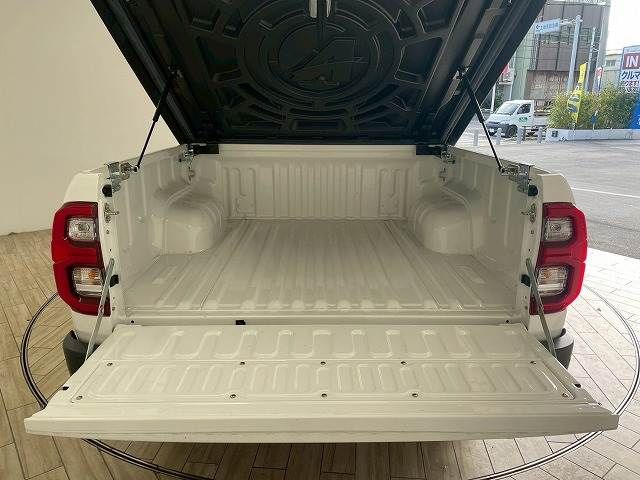 TOYOTA HILUX 4WD 2023