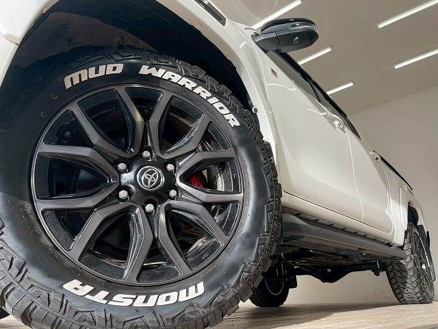 TOYOTA HILUX 4WD 2023