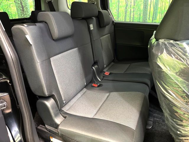 TOYOTA SIENTA HYBRID 2025