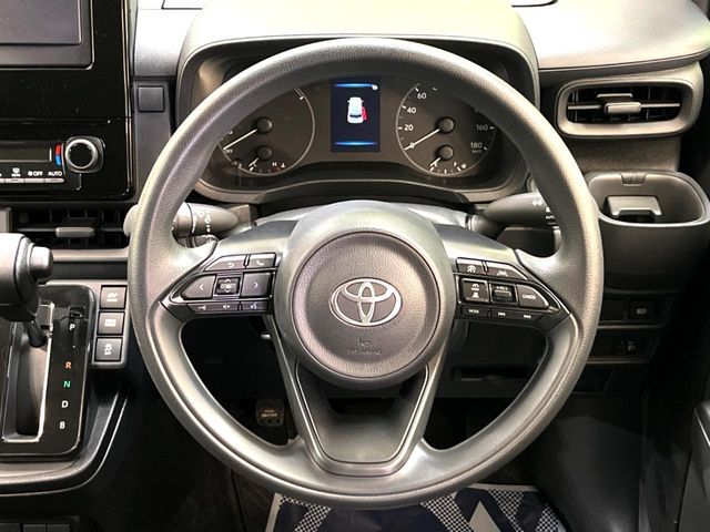 TOYOTA SIENTA HYBRID 2025