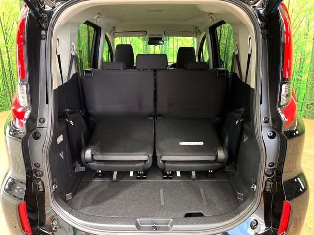 TOYOTA SIENTA HYBRID 2025