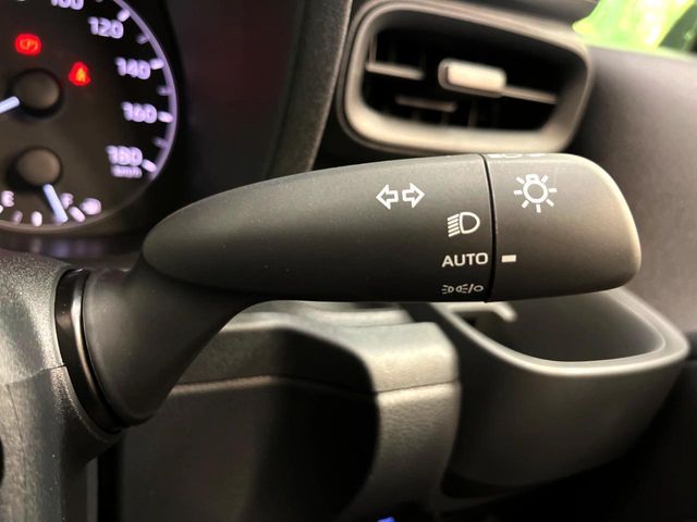 TOYOTA SIENTA HYBRID 2025