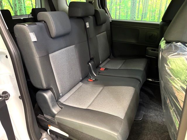 TOYOTA SIENTA HYBRID 2025