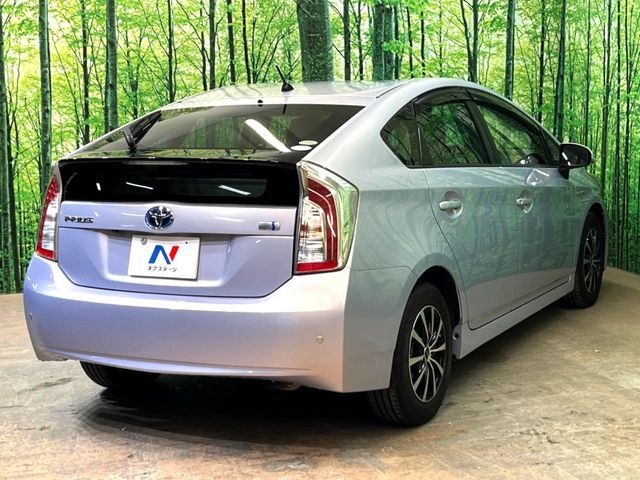 TOYOTA PRIUS 2012