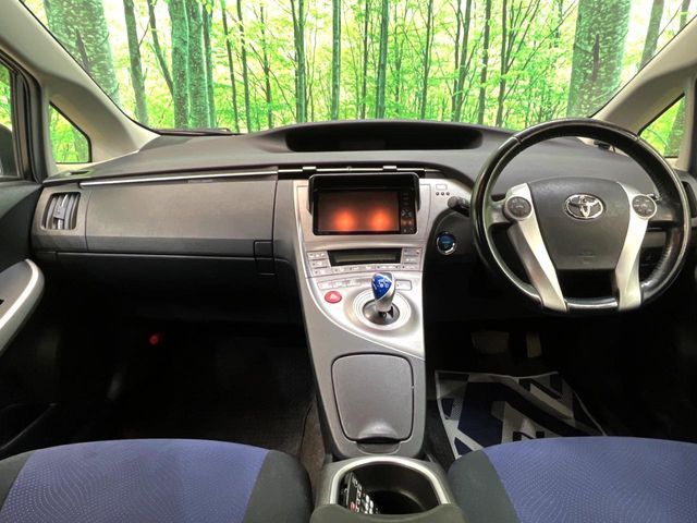 TOYOTA PRIUS 2012