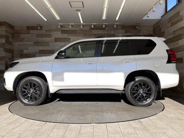 TOYOTA LANDCRUISER PRADO 2022