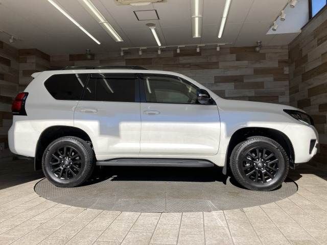 TOYOTA LANDCRUISER PRADO 2022