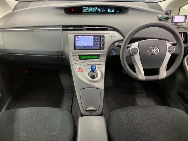 TOYOTA PRIUS 2013