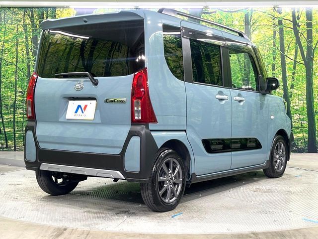 DAIHATSU TANTO FAN CROSS 2024