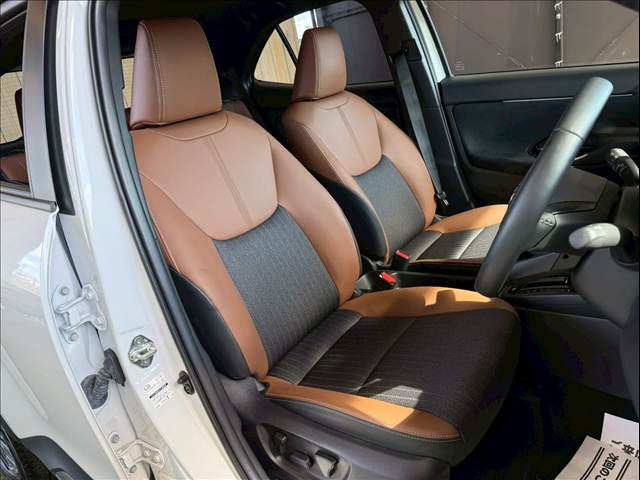 TOYOTA YARIS CROSS HYBRID 2023