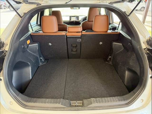 TOYOTA YARIS CROSS HYBRID 2023