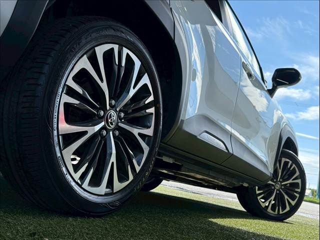 TOYOTA YARIS CROSS HYBRID 2023