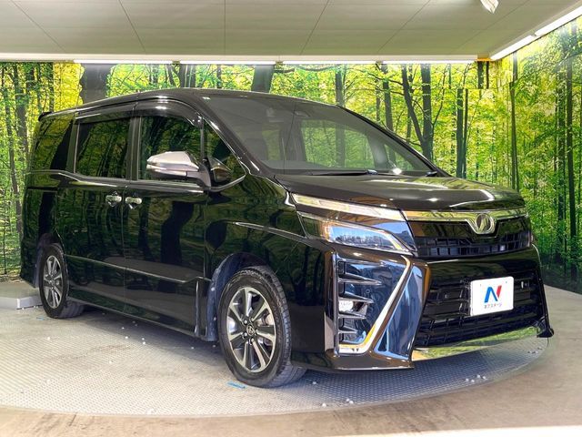 TOYOTA VOXY 2019