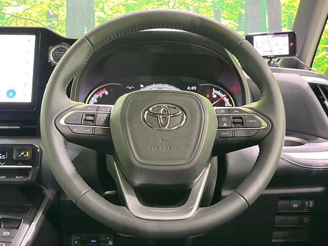 TOYOTA VOXY 2022