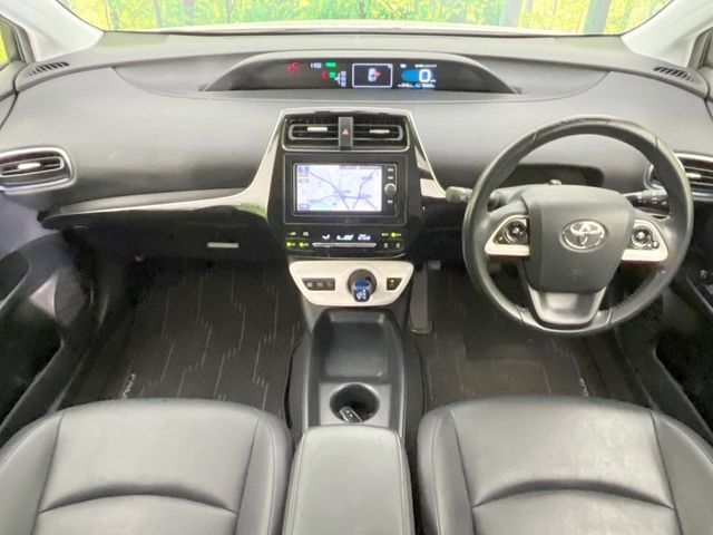 TOYOTA PRIUS 2018