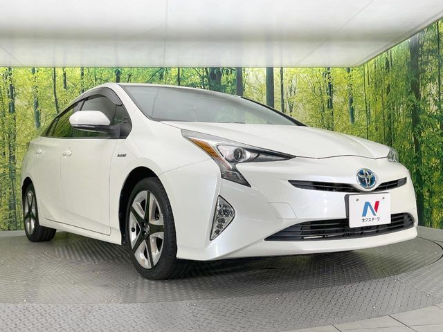 TOYOTA PRIUS 2018