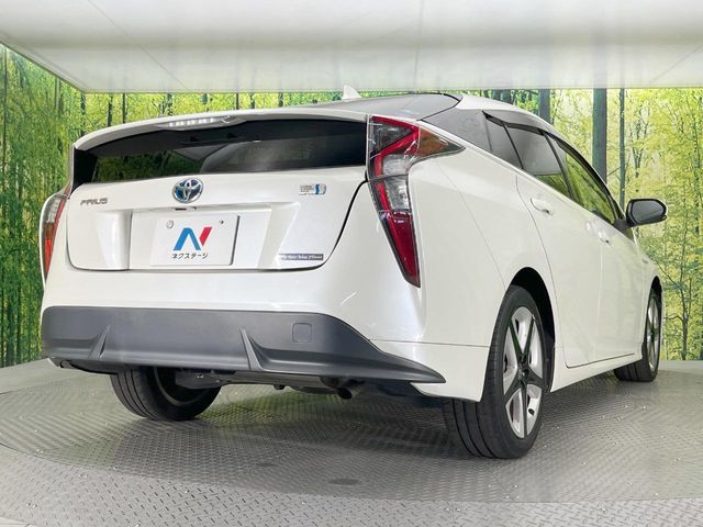 TOYOTA PRIUS 2018
