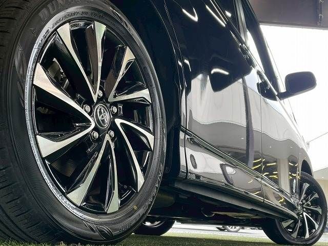 TOYOTA NOAH HYBRID 2023