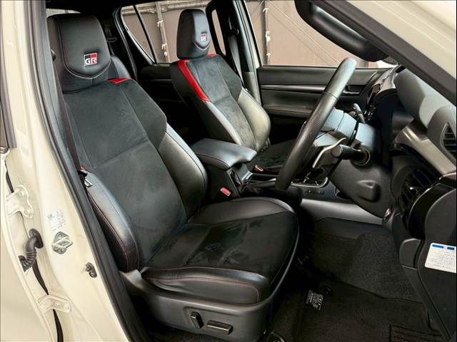 TOYOTA HILUX 4WD 2023