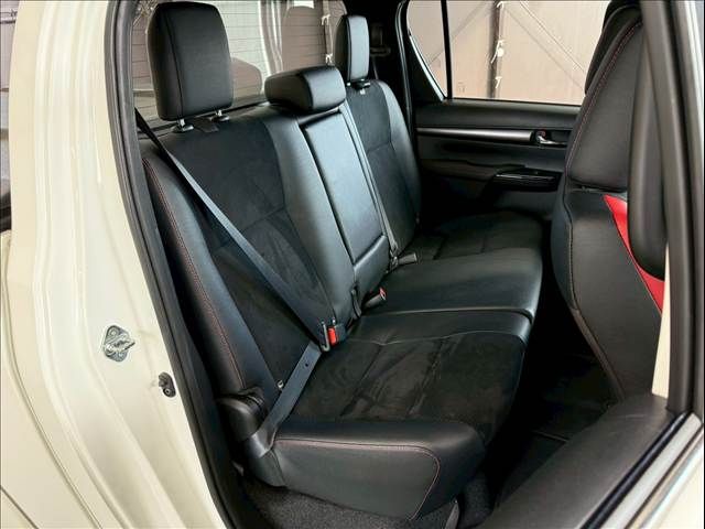 TOYOTA HILUX 4WD 2023