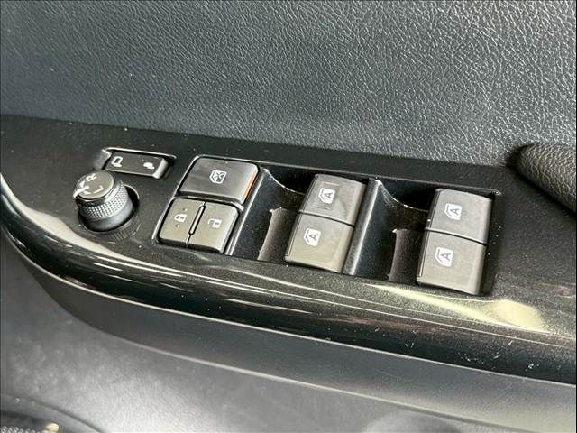 TOYOTA HILUX 4WD 2023