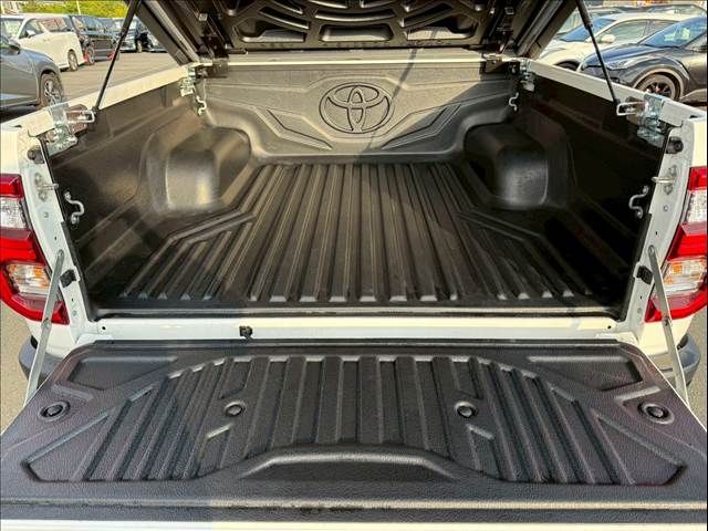 TOYOTA HILUX 4WD 2023