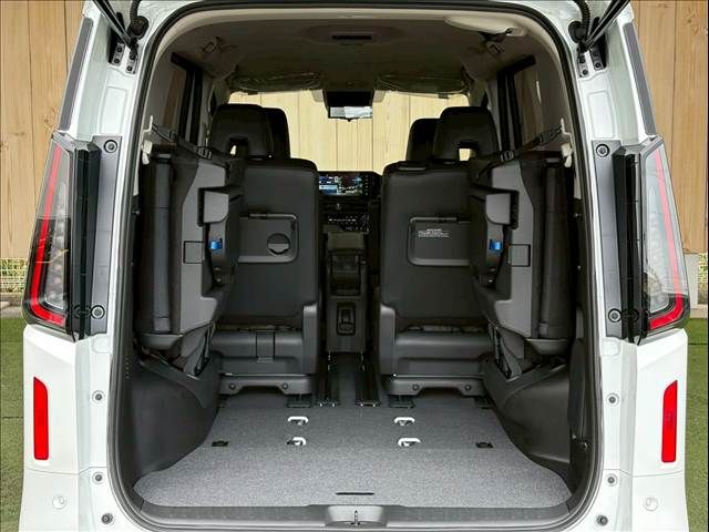 NISSAN SERENA  WG 4WD 2025