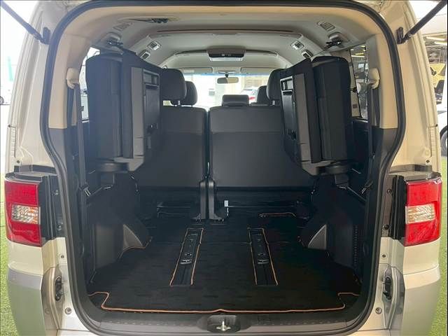 MITSUBISHI DELICA D:5 4WD 2018