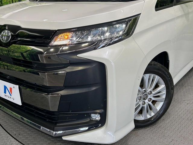 TOYOTA NOAH 2022