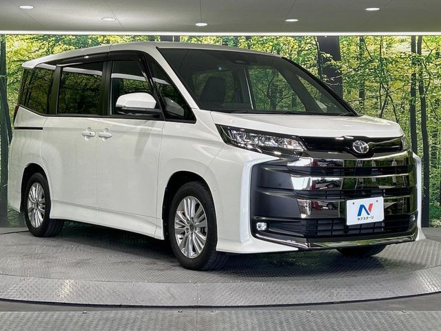 TOYOTA NOAH 2022