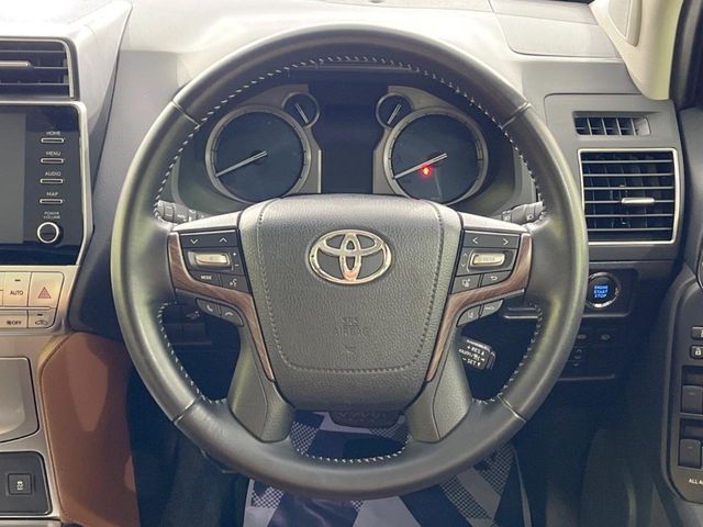 TOYOTA LANDCRUISER PRADO 2022