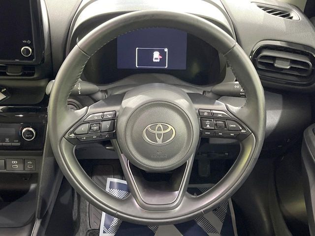 TOYOTA YARIS CROSS 2025