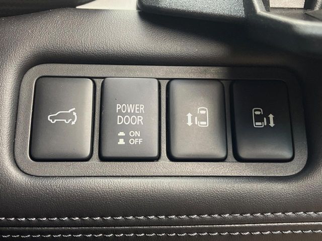 MITSUBISHI DELICA D:5 4WD 2022