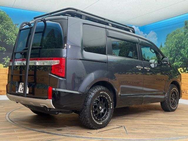 MITSUBISHI DELICA D:5 4WD 2022
