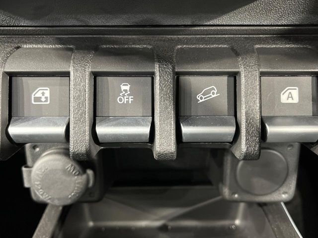 SUZUKI JIMNY NOMADE 2025