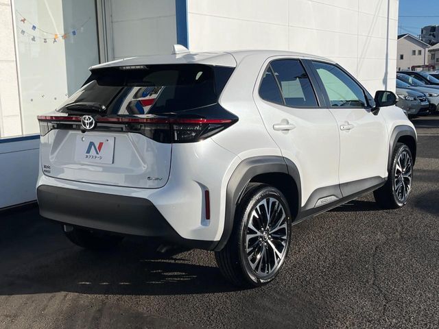 TOYOTA YARIS CROSS HYBRID 2025