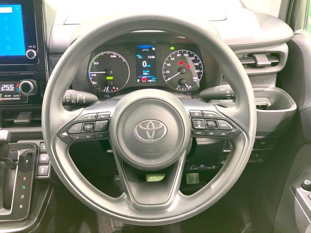 TOYOTA SIENTA HYBRID 2024