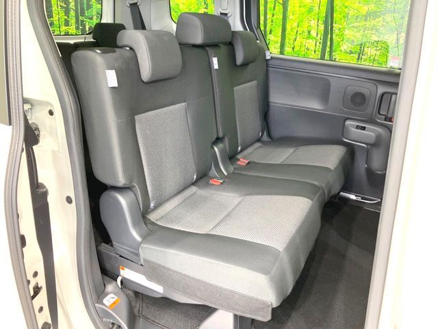 TOYOTA SIENTA HYBRID 2024