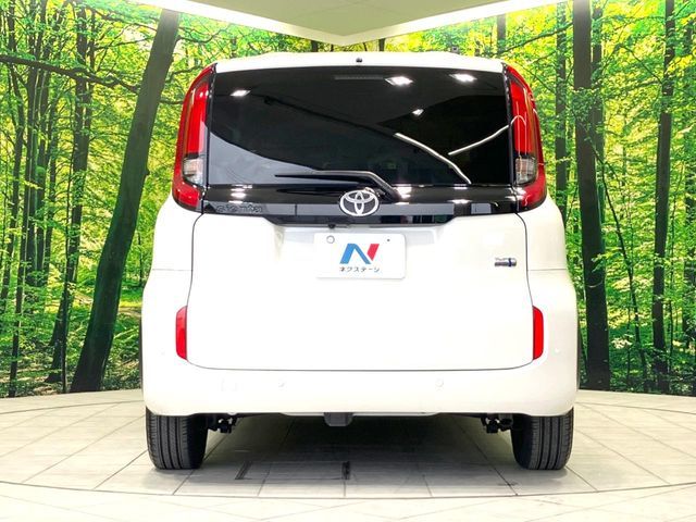 TOYOTA SIENTA HYBRID 2024