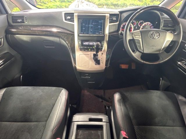 TOYOTA VELLFIRE 2014