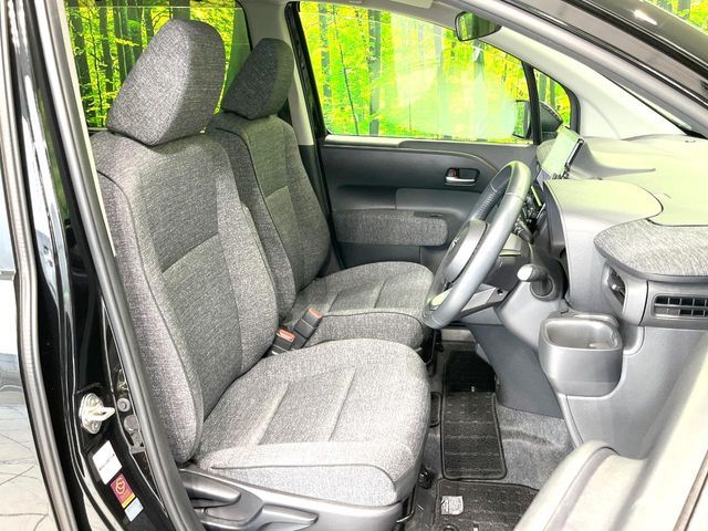 TOYOTA SIENTA HYBRID 2023