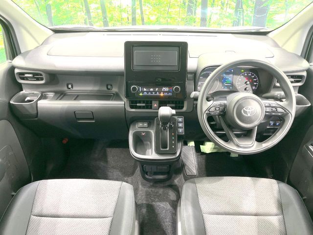 TOYOTA SIENTA HYBRID 2025