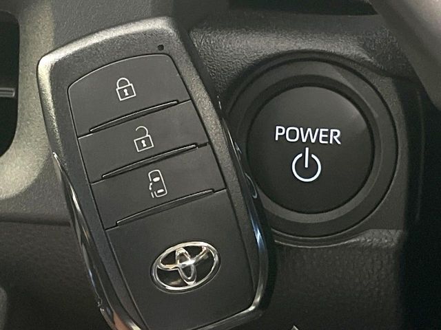 TOYOTA SIENTA HYBRID 2025